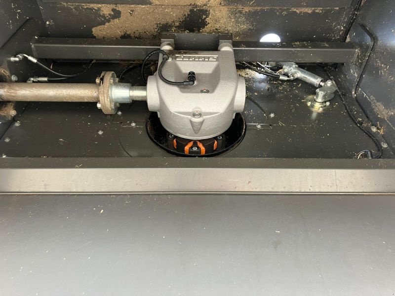 Mähdrescher του τύπου CLAAS TRION 740 TT MIT V 770, Vorführmaschine σε Moos-Langenisarhofen (Φωτογραφία 18)