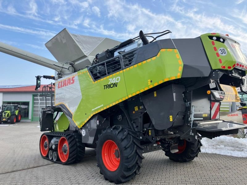 Mähdrescher του τύπου CLAAS TRION 740 TT MIT V 770, Vorführmaschine σε Moos-Langenisarhofen (Φωτογραφία 2)
