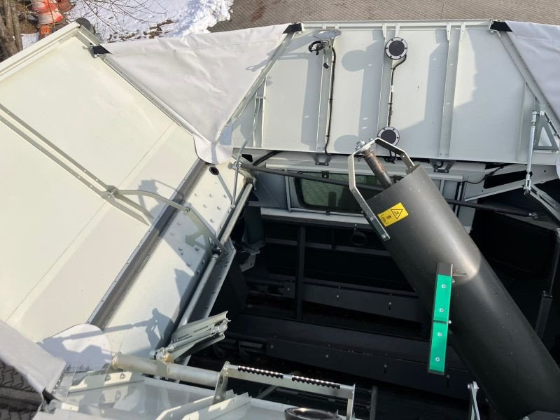 Mähdrescher του τύπου CLAAS TRION 740 TT MIT V 770, Vorführmaschine σε Moos-Langenisarhofen (Φωτογραφία 9)