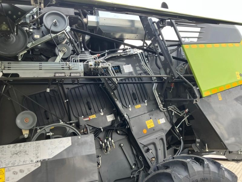 Mähdrescher του τύπου CLAAS TRION 740 TT MIT V 770, Vorführmaschine σε Moos-Langenisarhofen (Φωτογραφία 23)