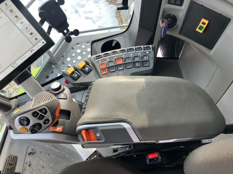 Mähdrescher του τύπου CLAAS TRION 740 TT MIT V 770, Vorführmaschine σε Moos-Langenisarhofen (Φωτογραφία 15)