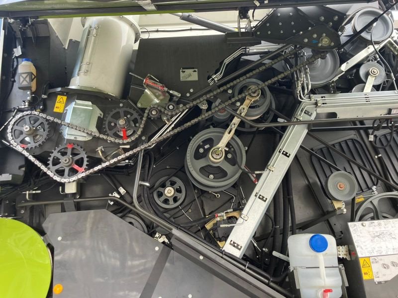 Mähdrescher του τύπου CLAAS TRION 740 TT MIT V 770, Vorführmaschine σε Moos-Langenisarhofen (Φωτογραφία 17)