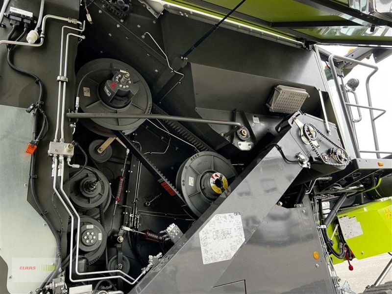 Mähdrescher des Typs CLAAS TRION 750 TERRA TRAC TT, Gebrauchtmaschine in Töging am Inn (Bild 9)