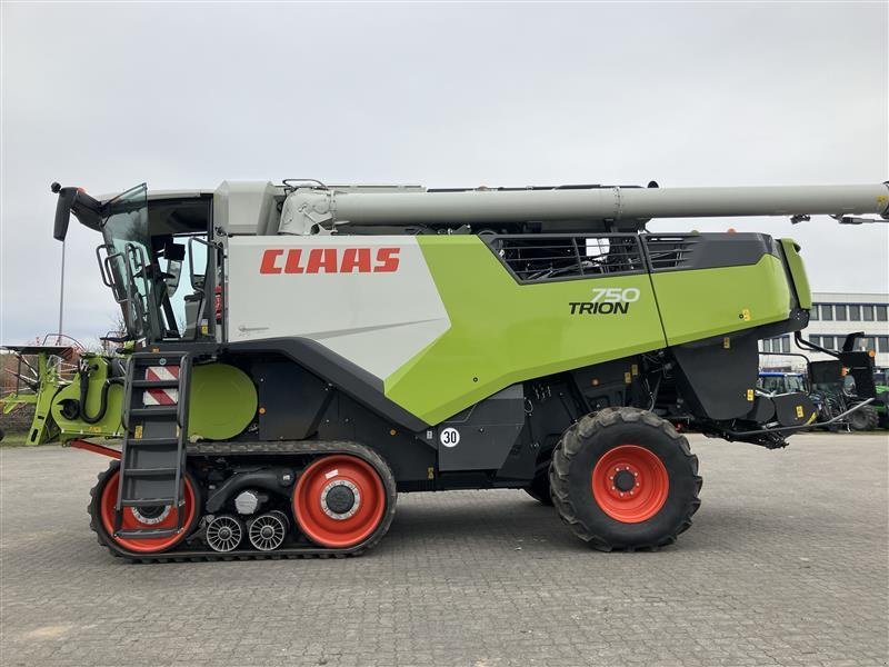 Mähdrescher typu CLAAS TRION 750 TT, Gebrauchtmaschine v Hockenheim (Obrázek 2)