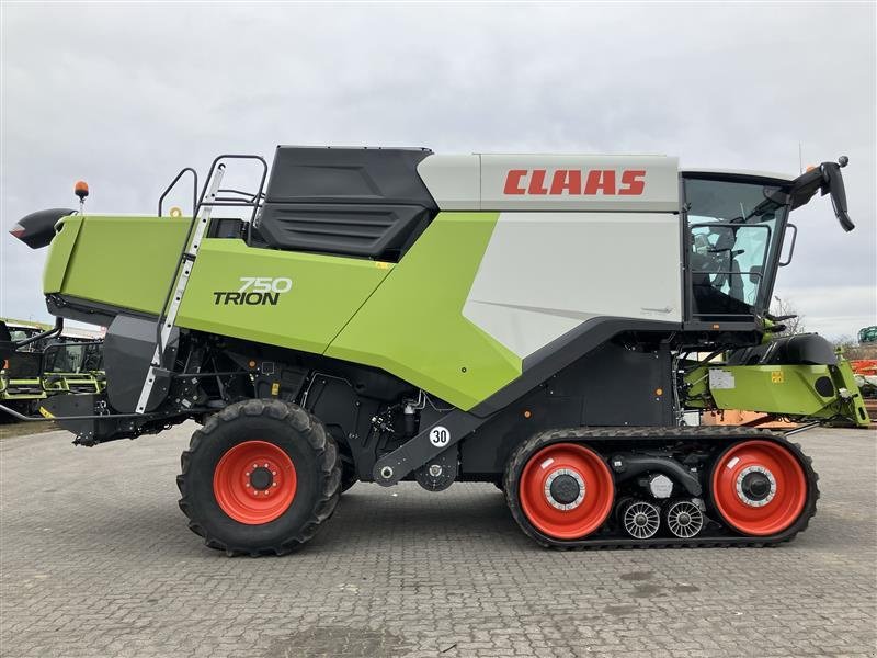 Mähdrescher typu CLAAS TRION 750 TT, Gebrauchtmaschine v Hockenheim (Obrázek 5)