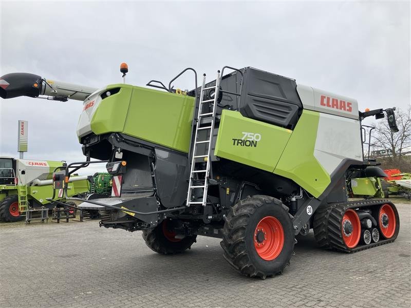 Mähdrescher typu CLAAS TRION 750 TT, Gebrauchtmaschine v Hockenheim (Obrázek 4)