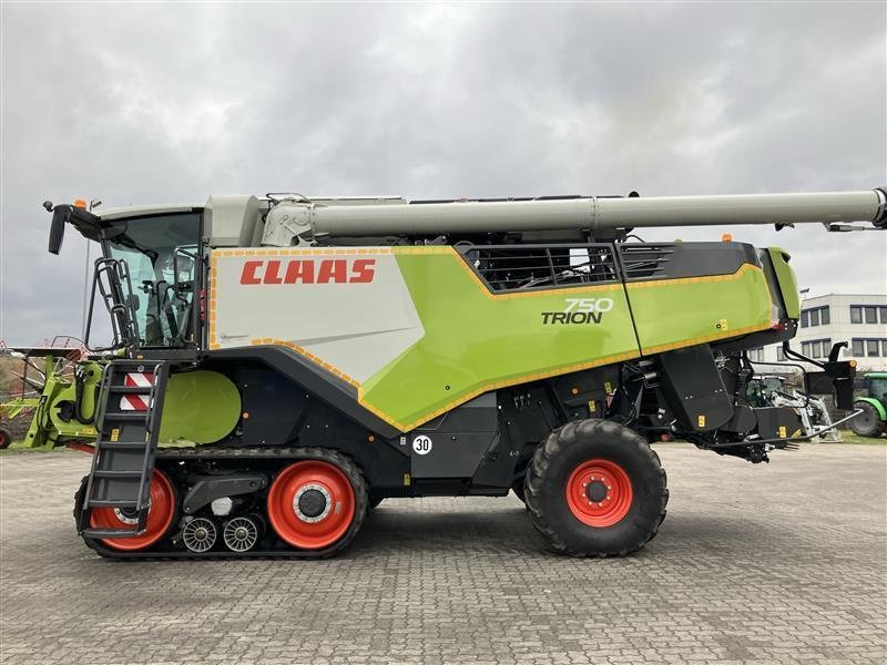 Mähdrescher typu CLAAS TRION 750 TT, Gebrauchtmaschine v Hockenheim (Obrázek 2)