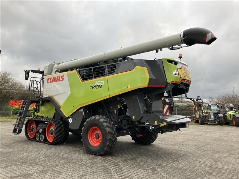 Mähdrescher typu CLAAS TRION 750 TT, Gebrauchtmaschine v Hockenheim (Obrázek 3)