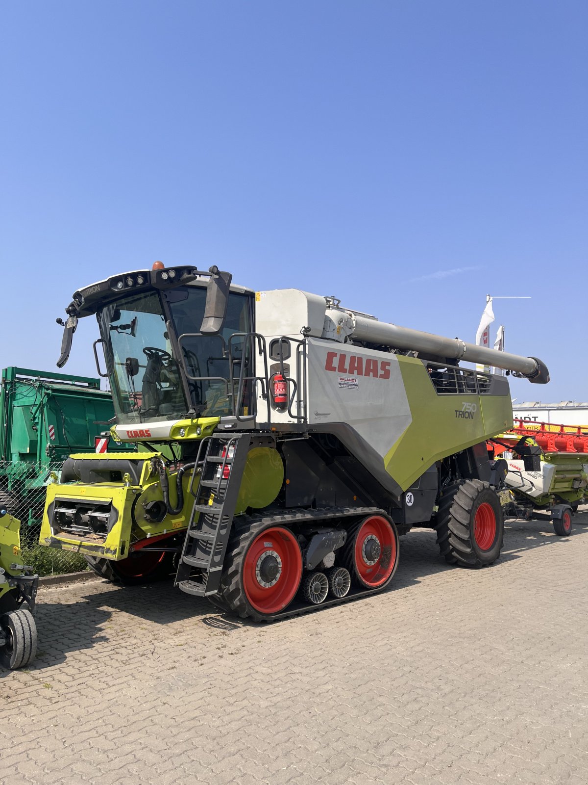 Mähdrescher typu CLAAS TRION 750 TT, Gebrauchtmaschine v Grasdorf (Obrázek 1)