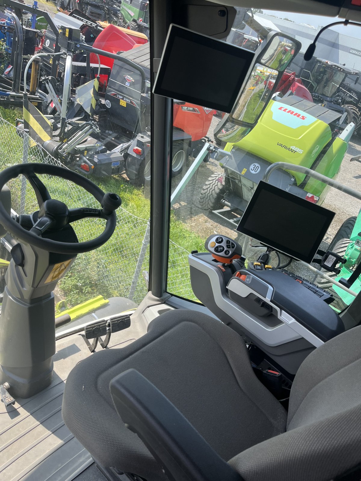 Mähdrescher typu CLAAS TRION 750 TT, Gebrauchtmaschine v Grasdorf (Obrázek 4)