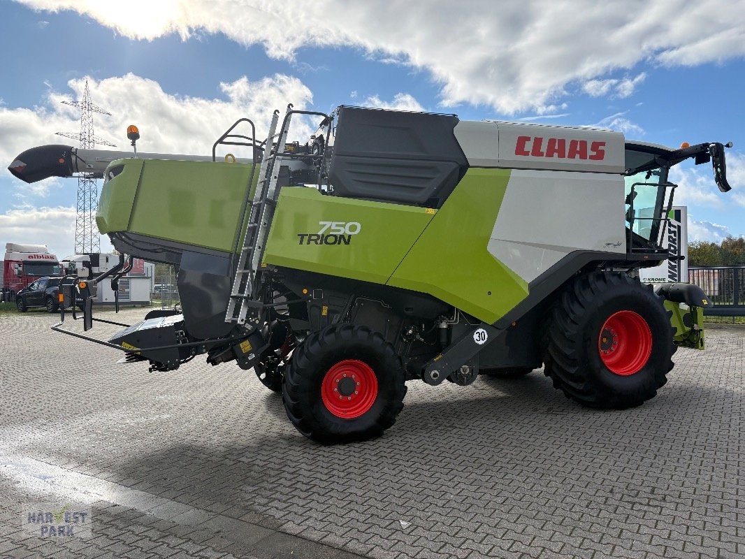 Mähdrescher of the type CLAAS TRION 750, Gebrauchtmaschine in Emsbüren (Picture 12)