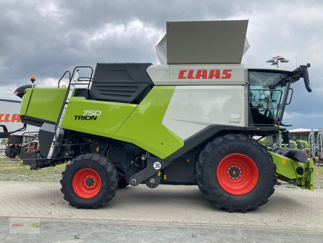 Mähdrescher del tipo CLAAS Trion 750, Gebrauchtmaschine In Schwülper (Immagine 8)
