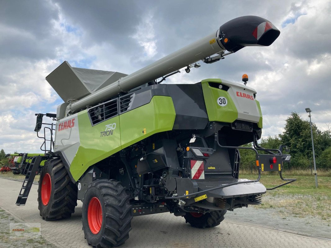 Mähdrescher del tipo CLAAS Trion 750, Gebrauchtmaschine In Schwülper (Immagine 11)