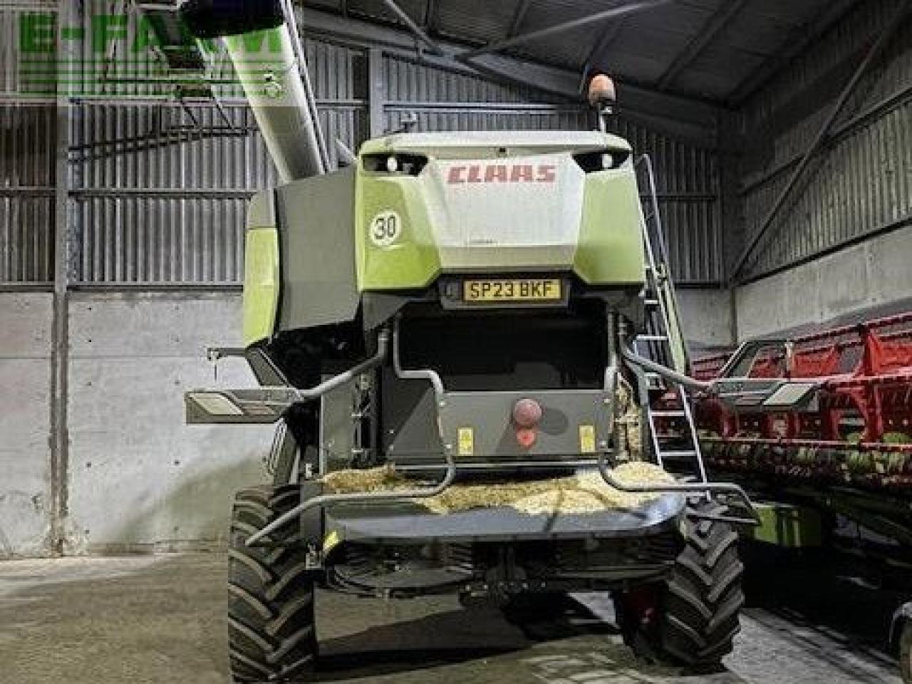 Mähdrescher tip CLAAS TRION 750, Gebrauchtmaschine in CUPAR (Poză 2)