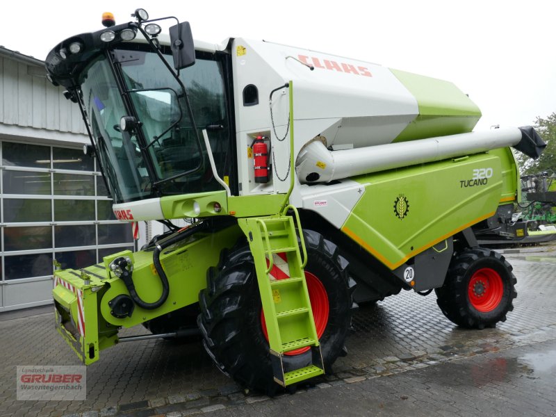 Mähdrescher des Typs CLAAS Tucano 320 4-Trac - inkl. SW V540, Gebrauchtmaschine in Dorfen (Bild 1)