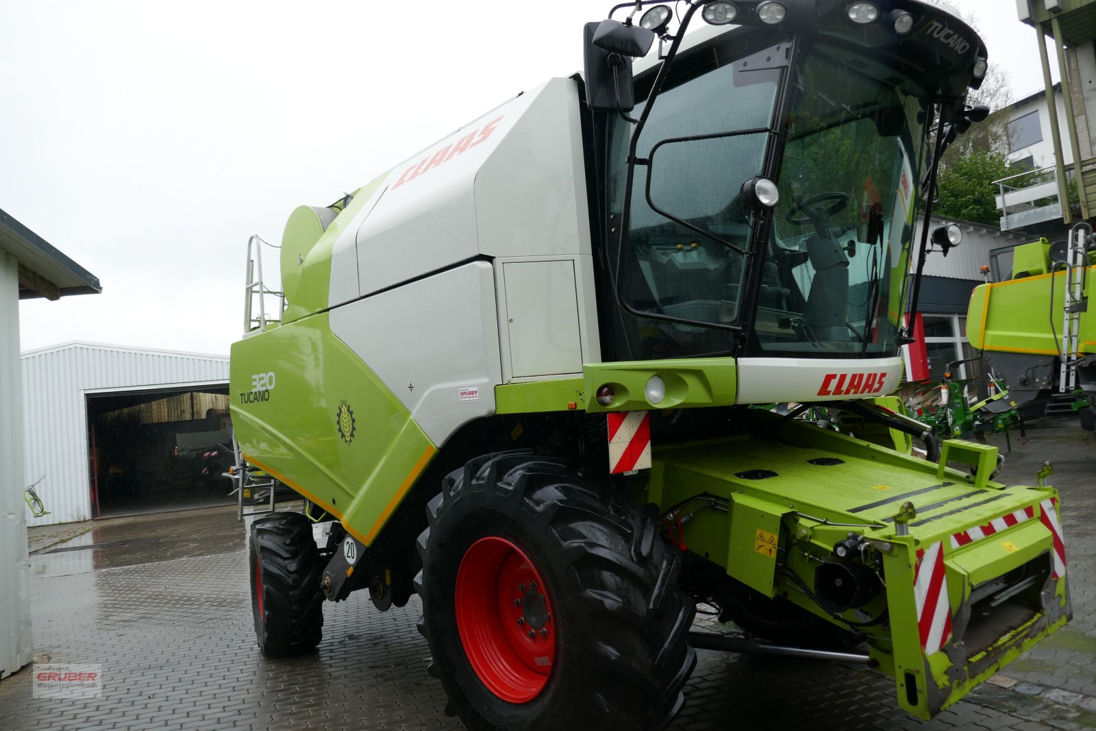 Mähdrescher typu CLAAS Tucano 320 4-Trac - inkl. SW V540, Gebrauchtmaschine v Dorfen (Obrázek 4)