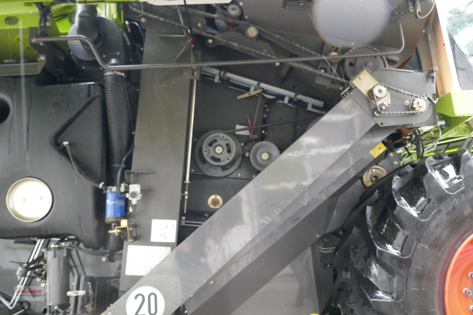 Mähdrescher typu CLAAS Tucano 320 4-Trac - inkl. SW V540, Gebrauchtmaschine v Dorfen (Obrázek 5)