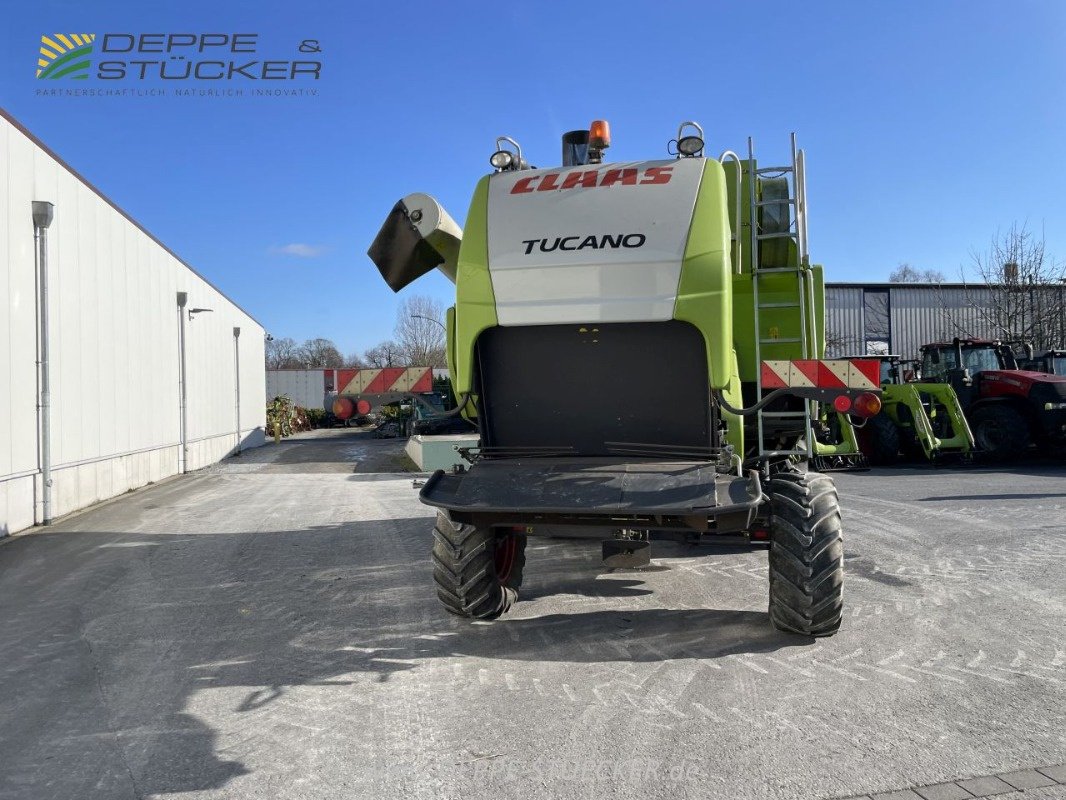 Mähdrescher del tipo CLAAS Tucano 320 mit C490, Gebrauchtmaschine en Rietberg (Imagen 12)