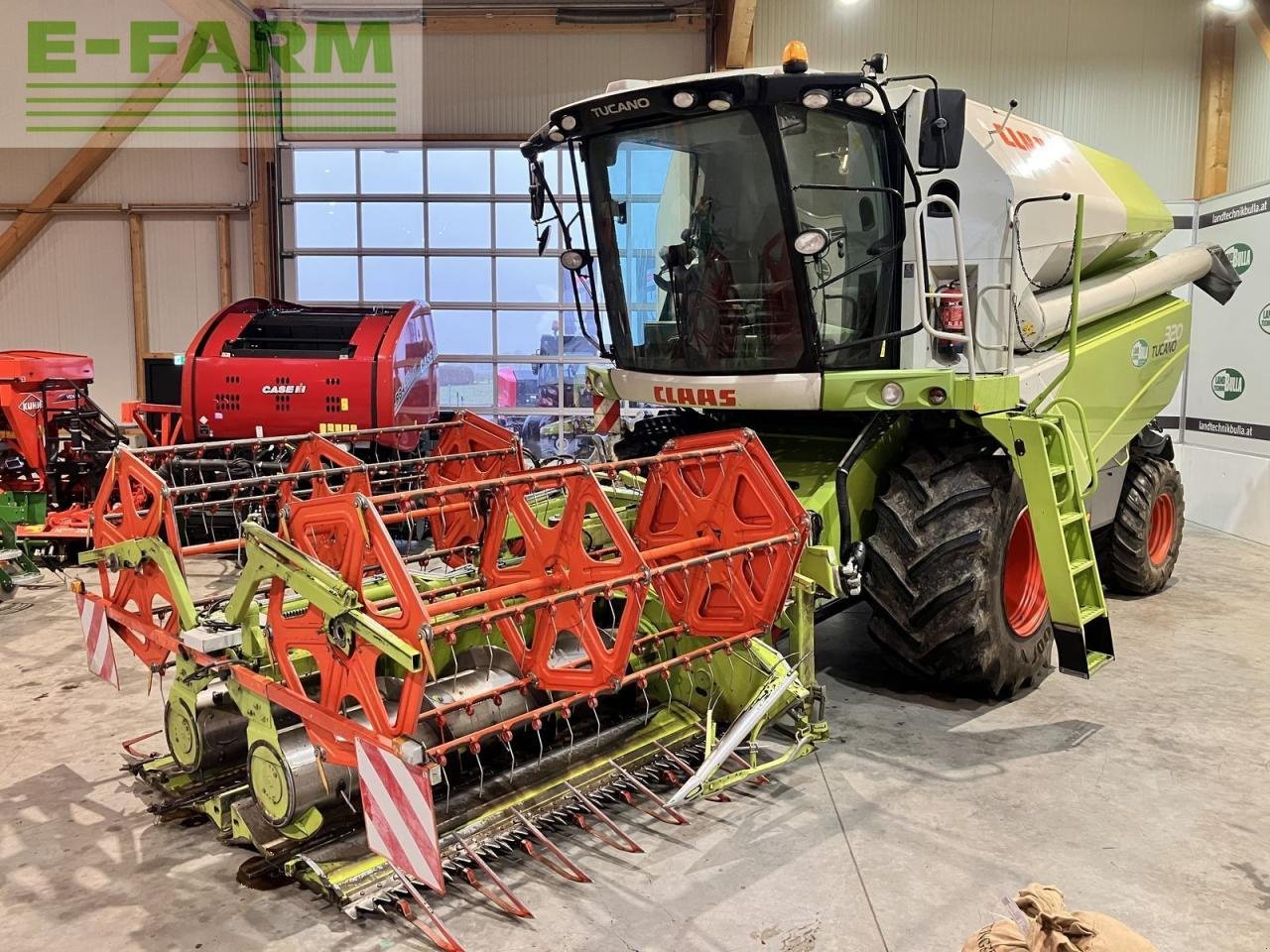 Mähdrescher des Typs CLAAS tucano 320, Gebrauchtmaschine in Sierning (Bild 1)