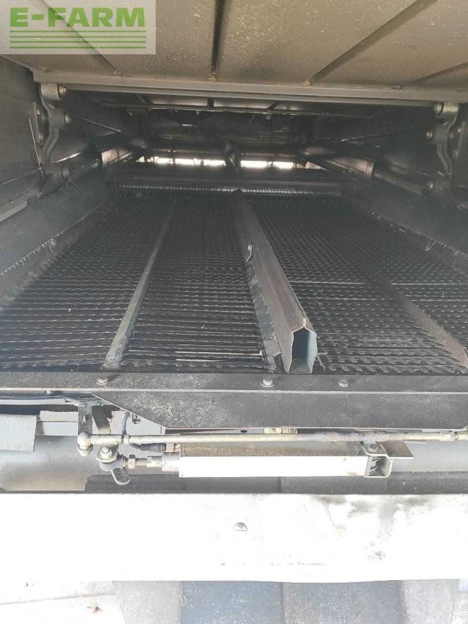 Mähdrescher Türe ait CLAAS tucano 320, Gebrauchtmaschine içinde BABTŲ K. (resim 9)