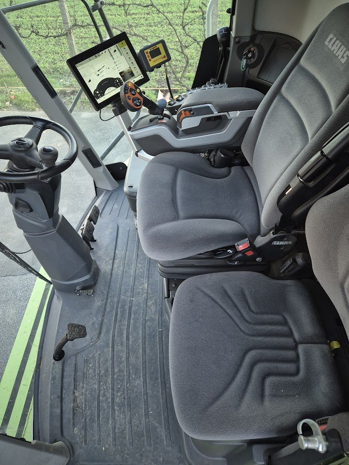 Mähdrescher of the type CLAAS Tucano 320, Gebrauchtmaschine in Naklo (Picture 13)