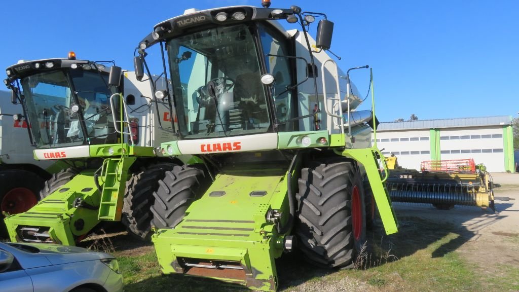 Mähdrescher van het type CLAAS TUCANO 320, Gebrauchtmaschine in MORLHON LE HAUT (Foto 4)