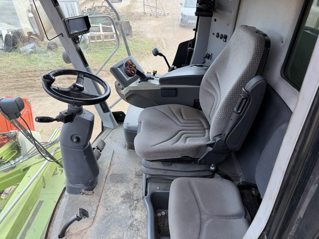 Mähdrescher des Typs CLAAS TUCANO 320, Gebrauchtmaschine in MORLHON LE HAUT (Bild 10)