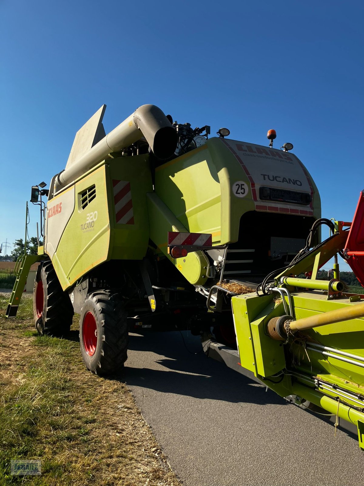 Mähdrescher typu CLAAS Tucano 320, Gebrauchtmaschine v Salching bei Straubing (Obrázek 4)
