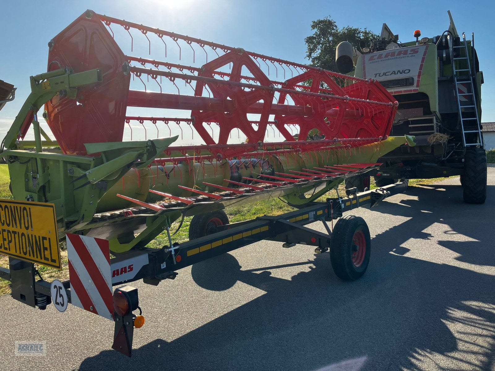 Mähdrescher typu CLAAS Tucano 320, Gebrauchtmaschine v Salching bei Straubing (Obrázek 12)