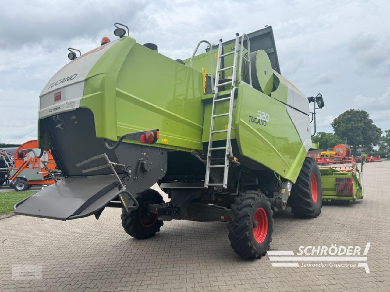 Mähdrescher of the type CLAAS TUCANO 320, Gebrauchtmaschine in Twistringen (Picture 5)