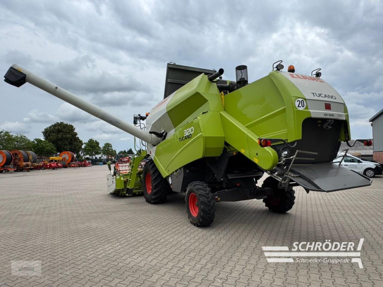 Mähdrescher of the type CLAAS TUCANO 320, Gebrauchtmaschine in Twistringen (Picture 8)