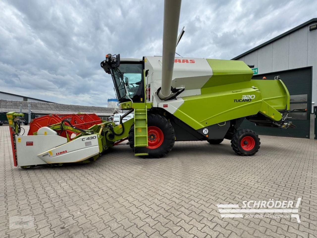 Mähdrescher of the type CLAAS TUCANO 320, Gebrauchtmaschine in Twistringen (Picture 10)