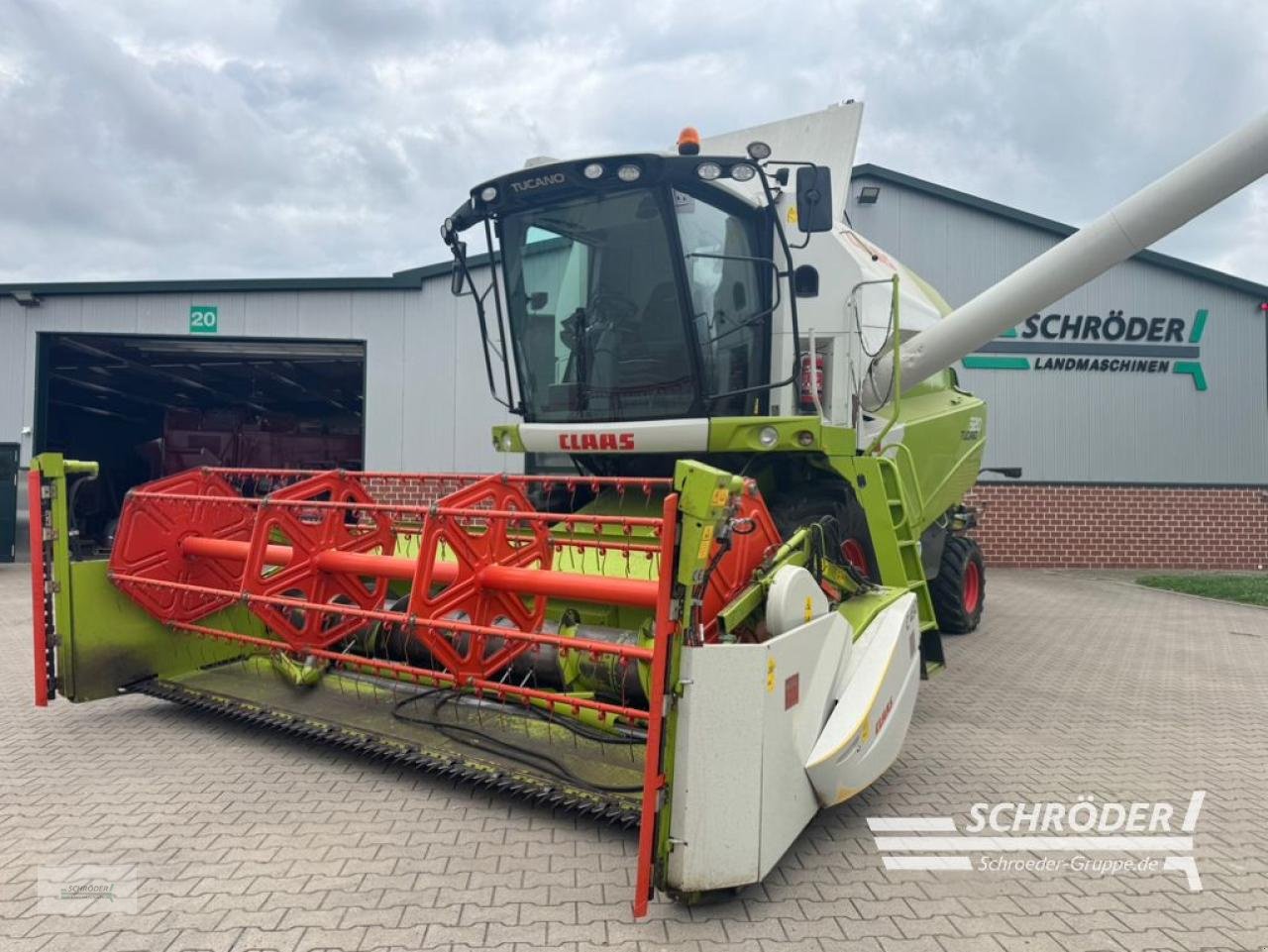 Mähdrescher of the type CLAAS TUCANO 320, Gebrauchtmaschine in Twistringen (Picture 13)
