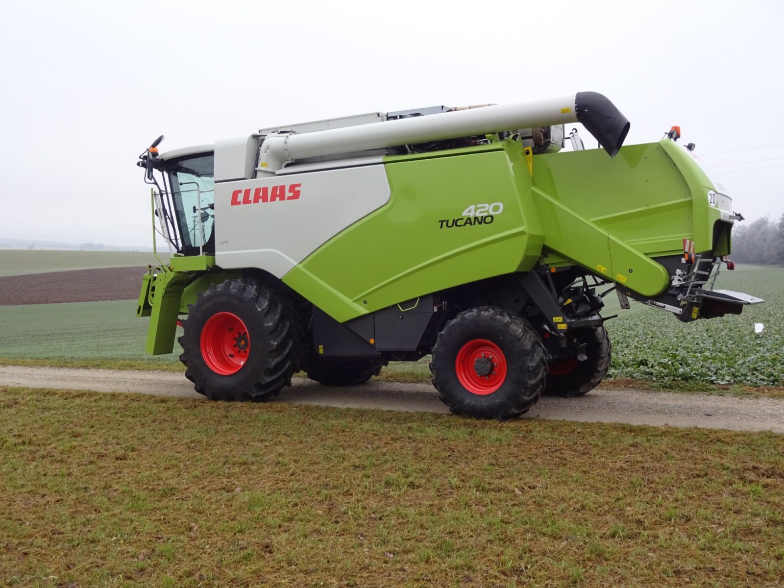 Mähdrescher typu CLAAS Tucano 420 ALLRAD, Gebrauchtmaschine v Breitenbrunn (Obrázek 1)