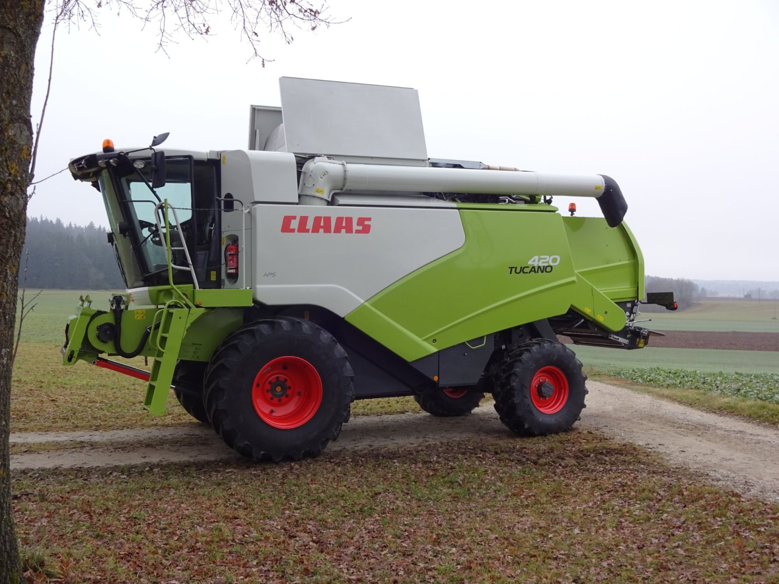 Mähdrescher typu CLAAS Tucano 420 ALLRAD, Gebrauchtmaschine v Breitenbrunn (Obrázek 4)