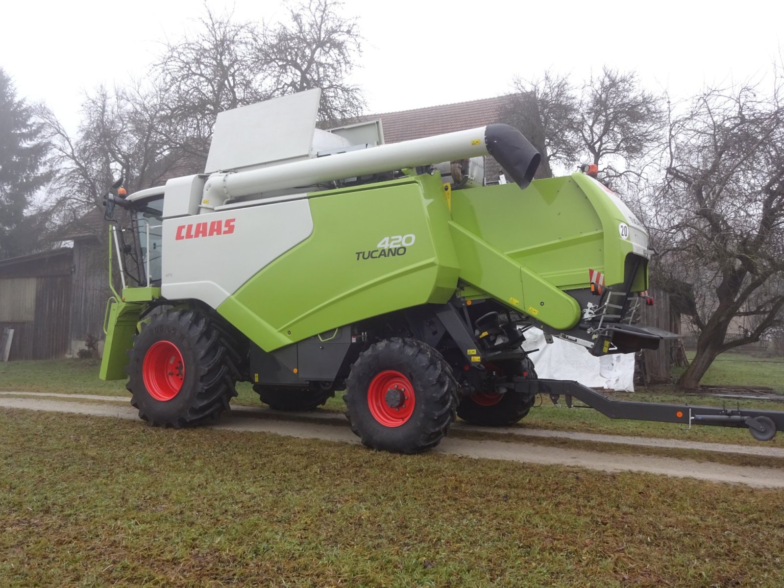 Mähdrescher typu CLAAS Tucano 420 ALLRAD, Gebrauchtmaschine v Breitenbrunn (Obrázek 5)
