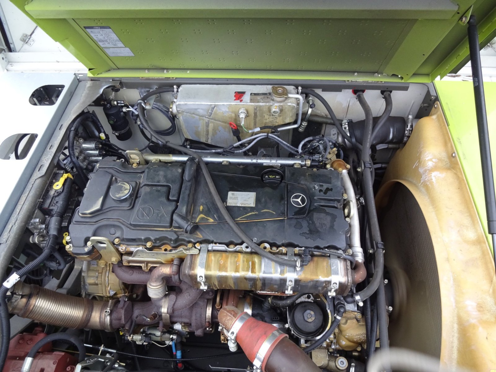 Mähdrescher typu CLAAS Tucano 420 ALLRAD, Gebrauchtmaschine v Breitenbrunn (Obrázek 27)