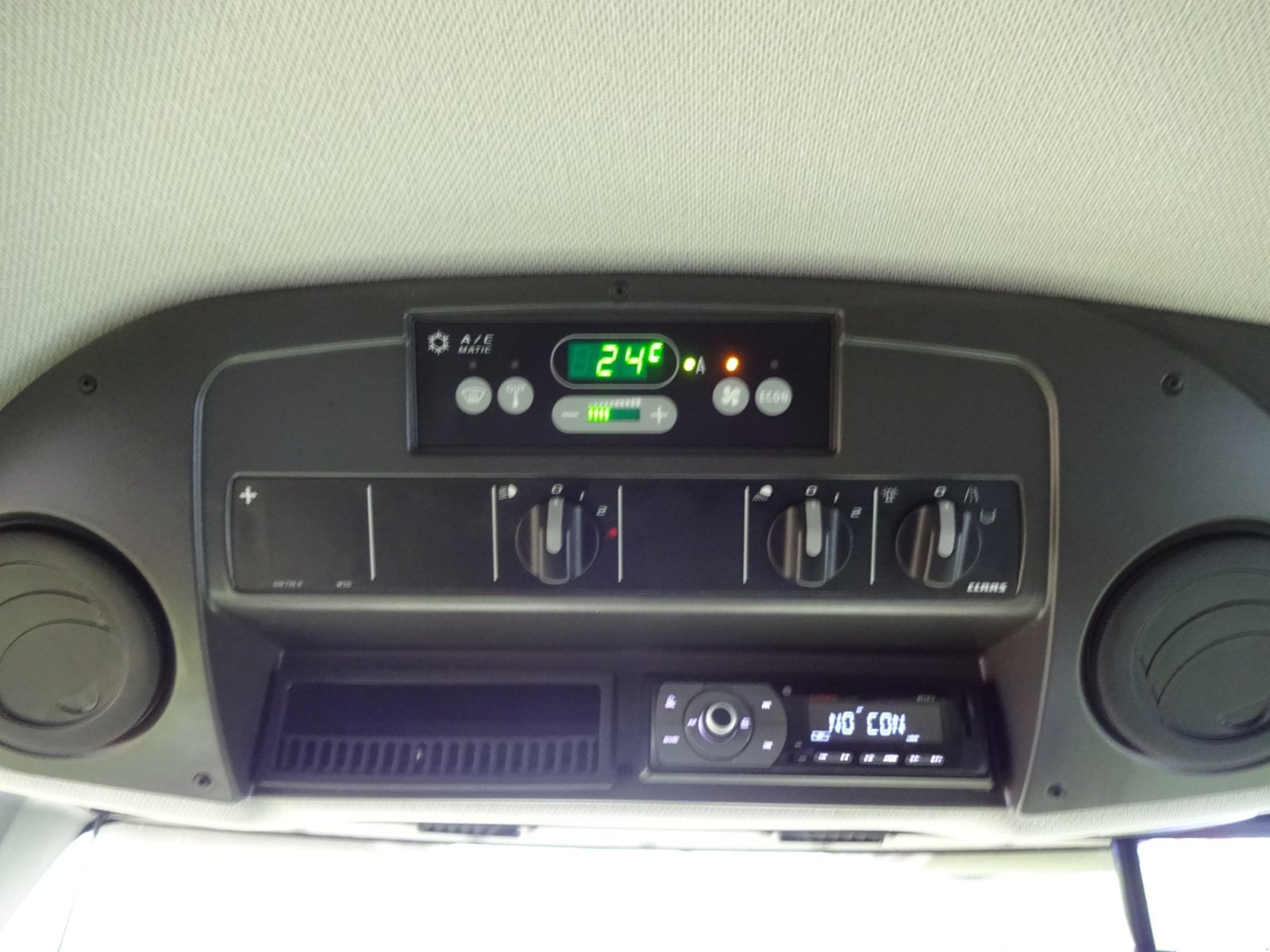 Mähdrescher typu CLAAS Tucano 420 ALLRAD, Gebrauchtmaschine v Breitenbrunn (Obrázek 30)