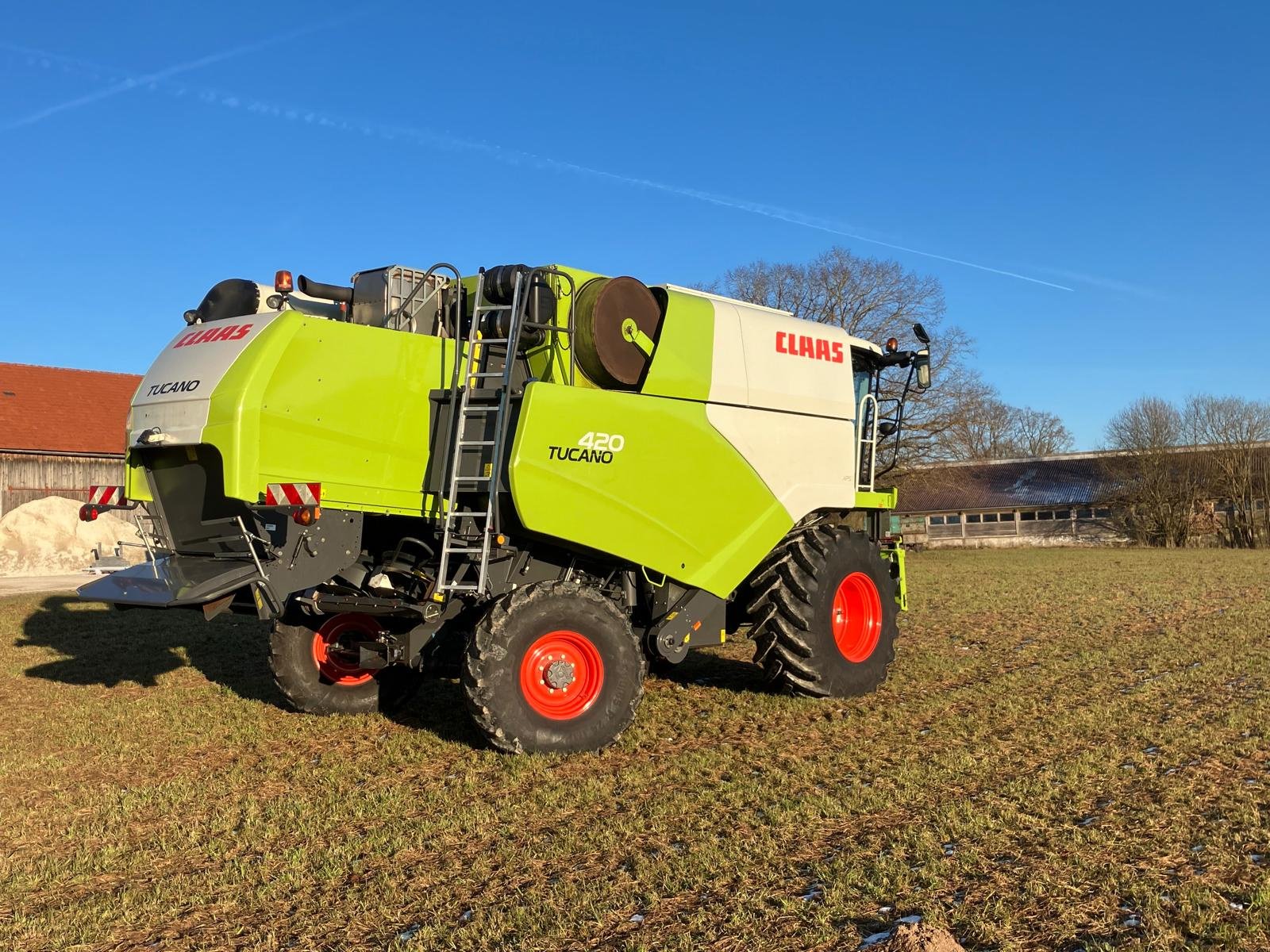 Mähdrescher a típus CLAAS Tucano 420 ALLRAD, Gebrauchtmaschine ekkor: Breitenbrunn (Kép 1)