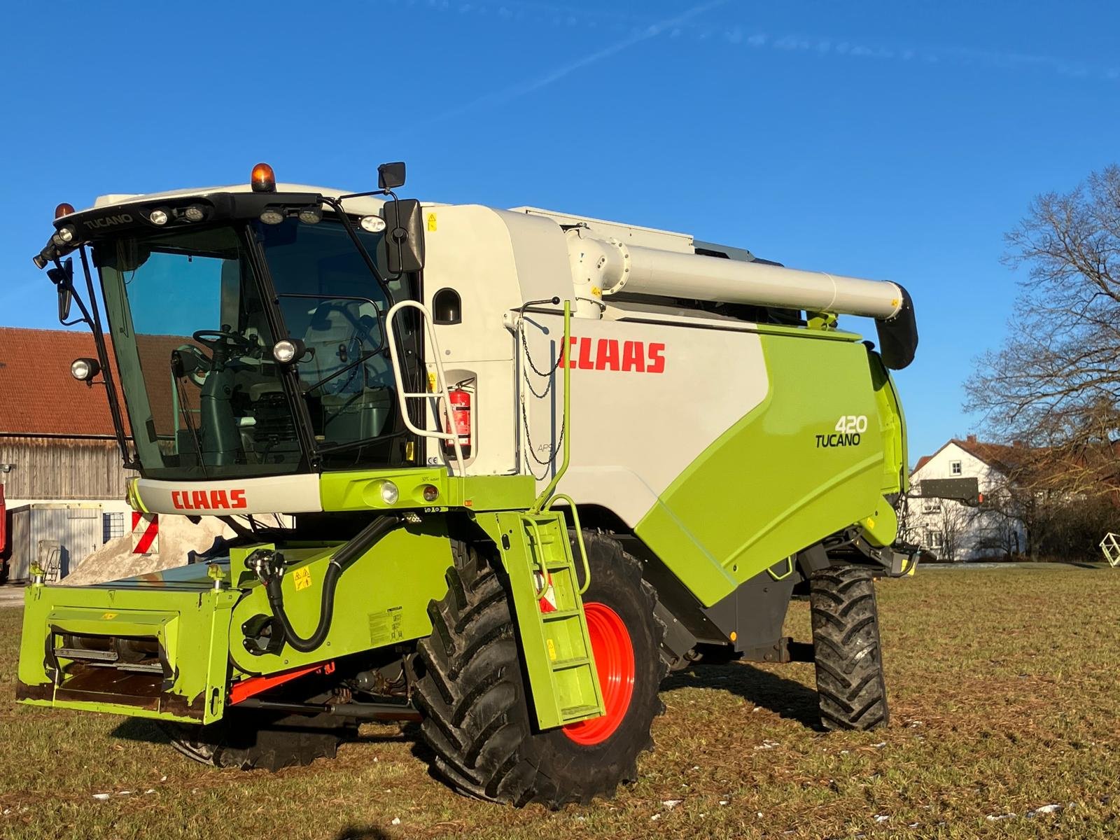 Mähdrescher a típus CLAAS Tucano 420 ALLRAD, Gebrauchtmaschine ekkor: Breitenbrunn (Kép 2)