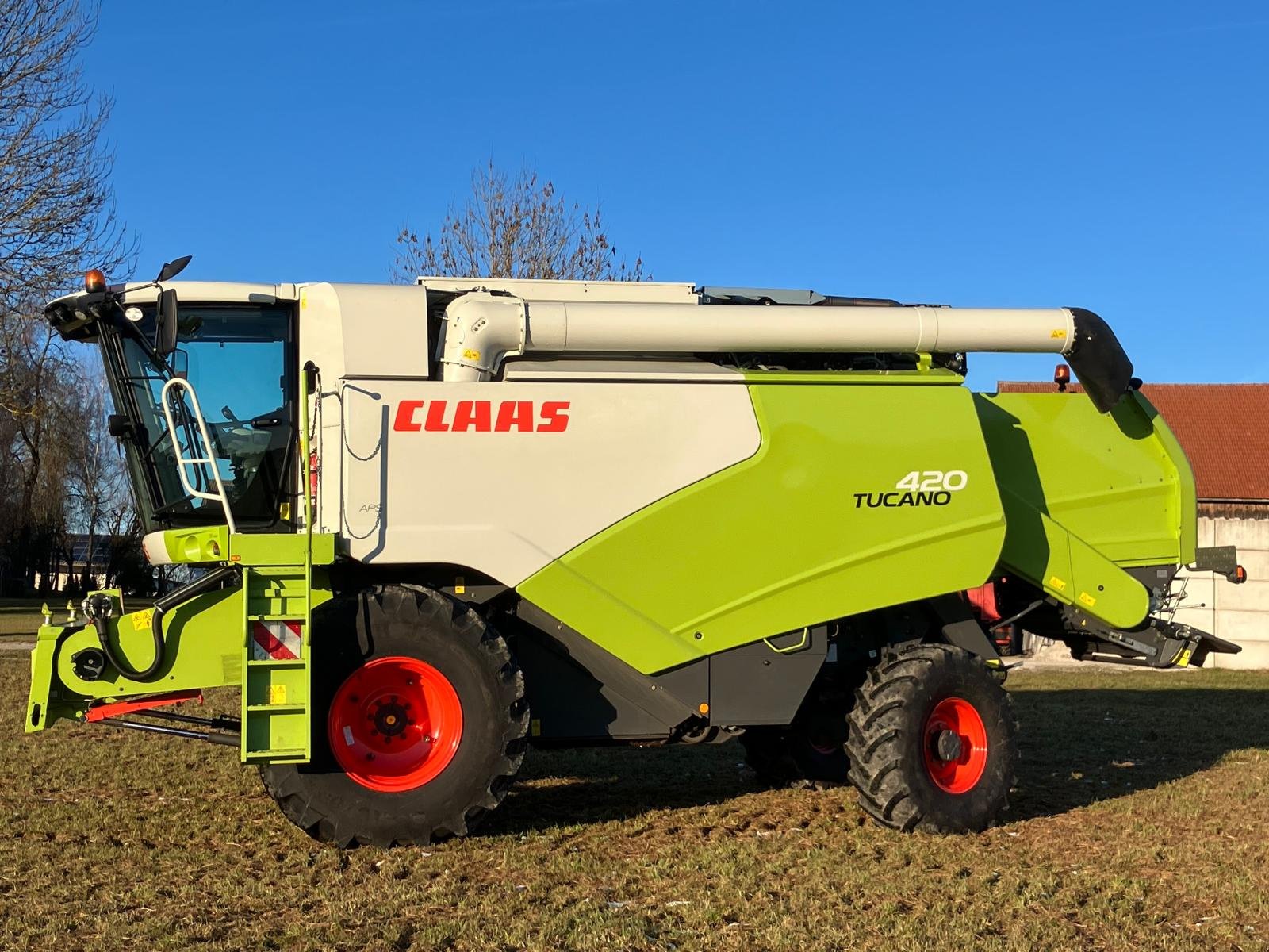 Mähdrescher a típus CLAAS Tucano 420 ALLRAD, Gebrauchtmaschine ekkor: Breitenbrunn (Kép 3)