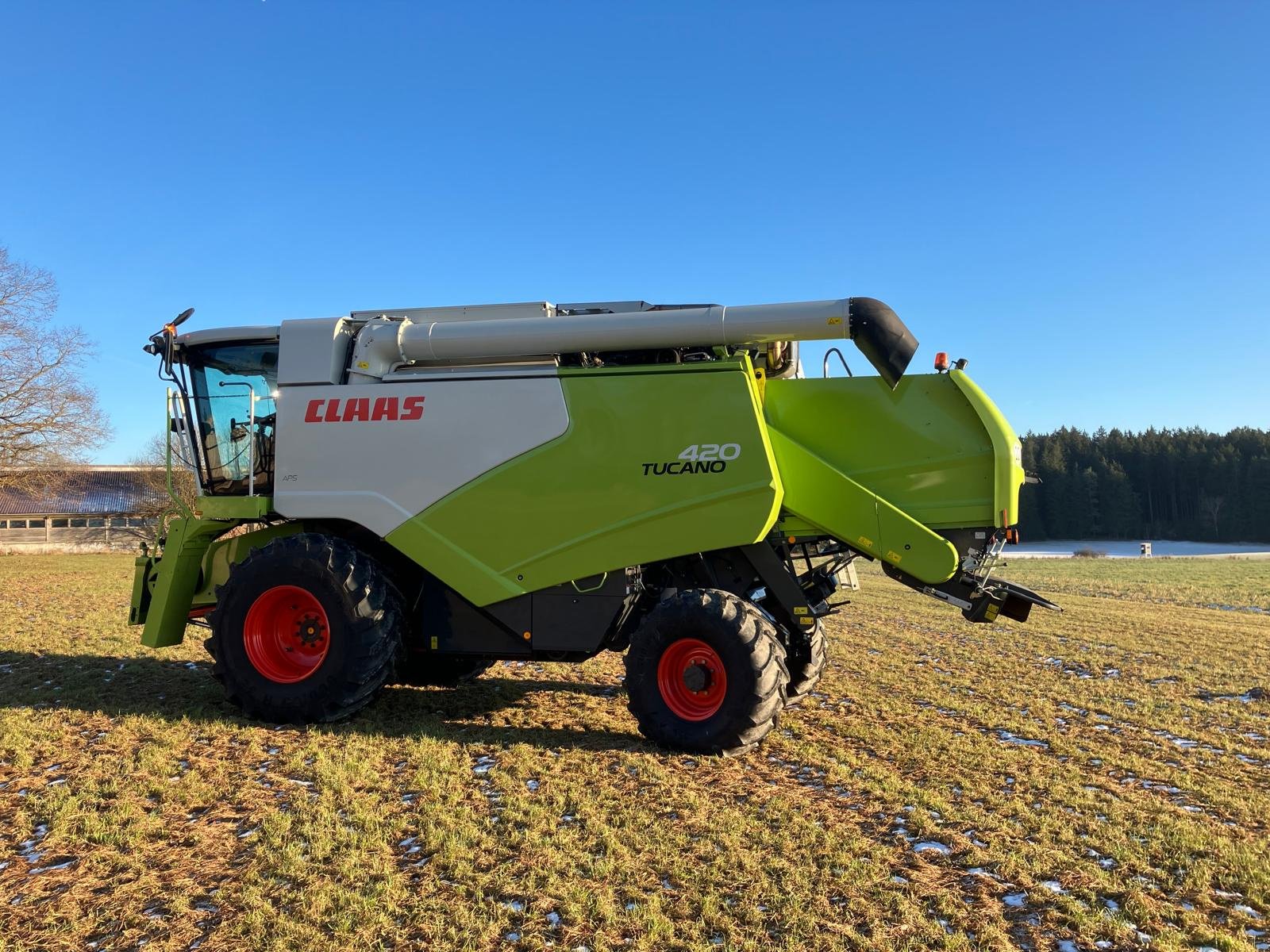 Mähdrescher a típus CLAAS Tucano 420 ALLRAD, Gebrauchtmaschine ekkor: Breitenbrunn (Kép 30)