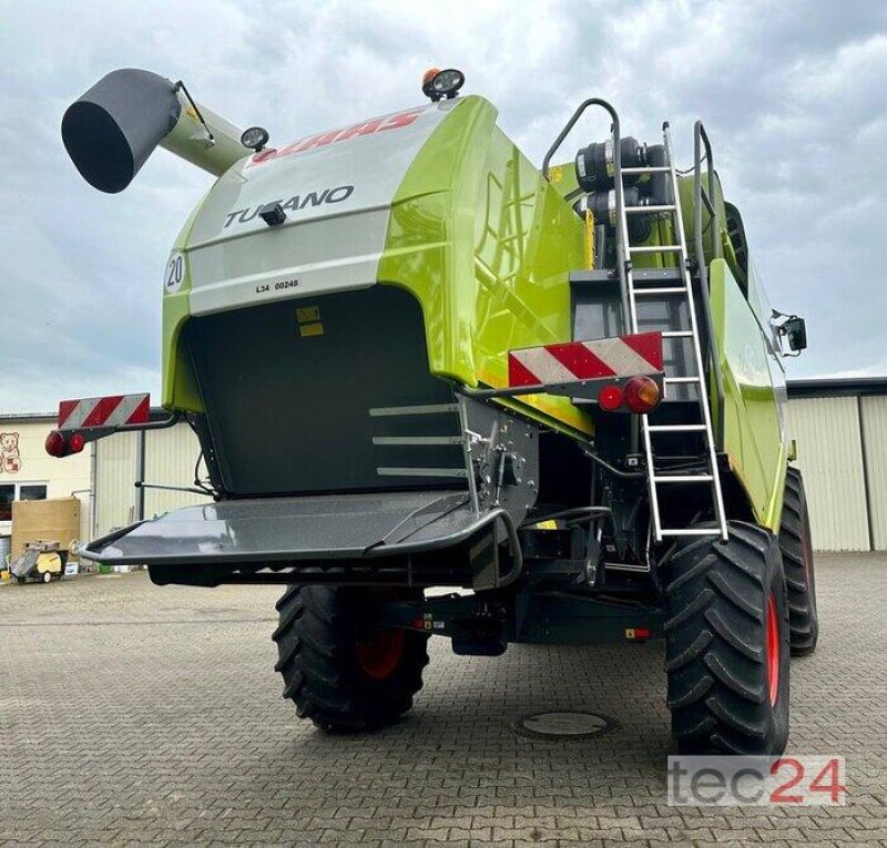 Mähdrescher of the type CLAAS Tucano 430 mit Schneidwerk, Vorführmaschine in Östringen (Picture 4)