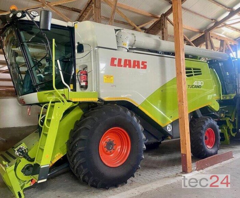 Mähdrescher of the type CLAAS Tucano 430 mit Schneidwerk, Vorführmaschine in Östringen (Picture 14)