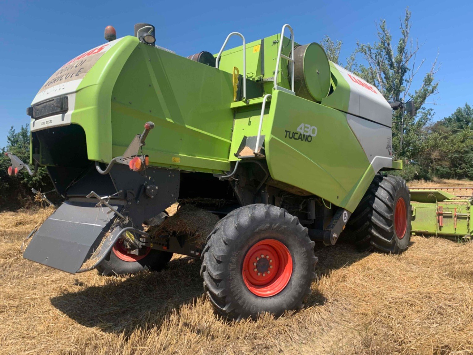 Mähdrescher van het type CLAAS TUCANO 430 - TIER 4I, Gebrauchtmaschine in ORLEIX (Foto 7)