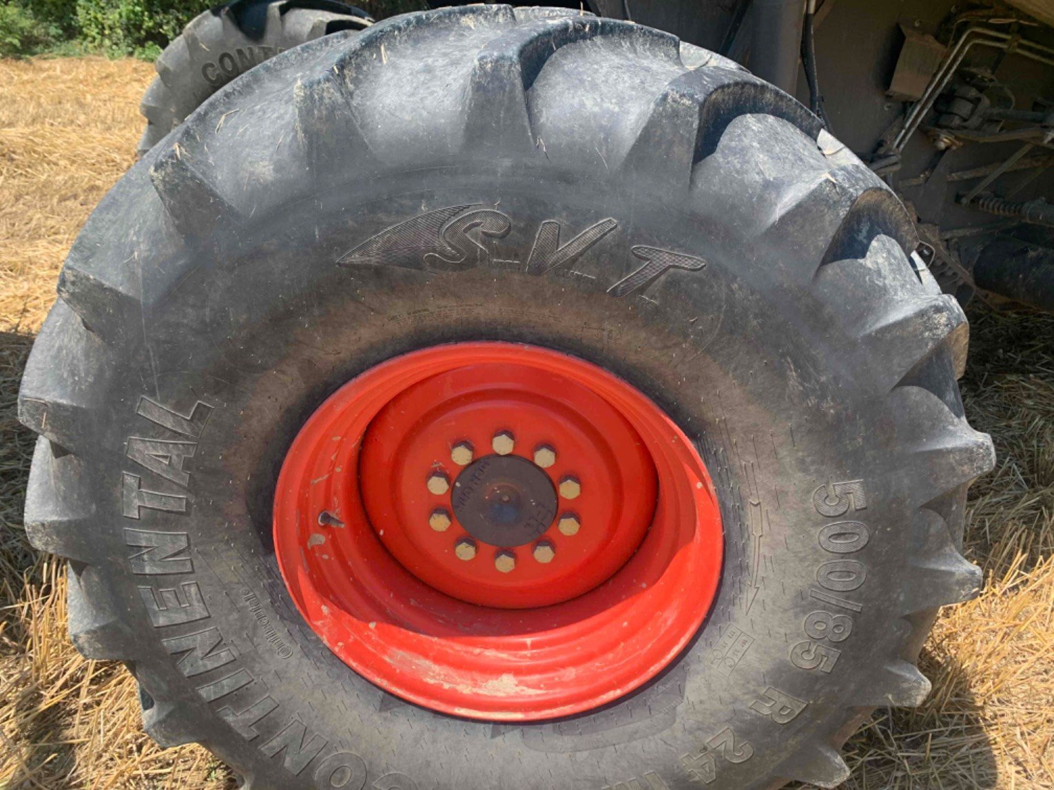 Mähdrescher van het type CLAAS TUCANO 430 - TIER 4I, Gebrauchtmaschine in ORLEIX (Foto 10)