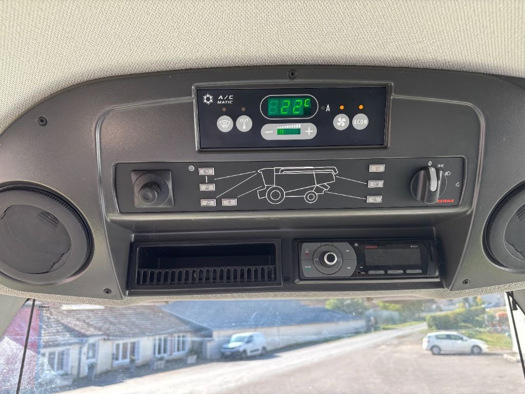 Mähdrescher del tipo CLAAS TUCANO 430, Gebrauchtmaschine In VERT TOULON (Immagine 2)