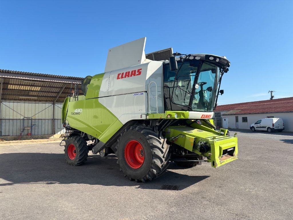 Mähdrescher del tipo CLAAS TUCANO 430, Gebrauchtmaschine In VERT TOULON (Immagine 10)