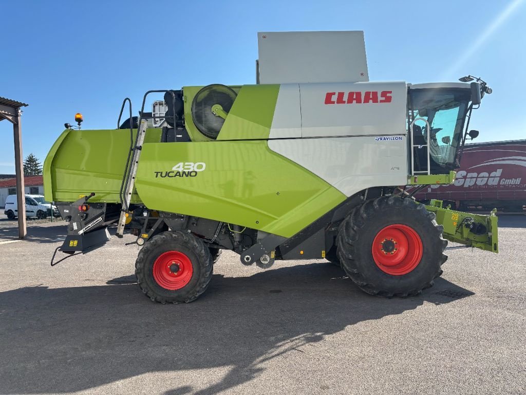 Mähdrescher del tipo CLAAS TUCANO 430, Gebrauchtmaschine In VERT TOULON (Immagine 9)