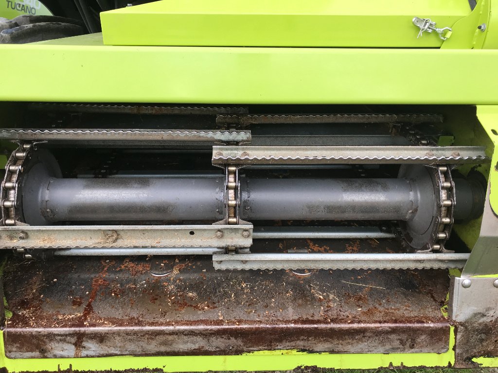 Mähdrescher tip CLAAS TUCANO 430, Gebrauchtmaschine in MORLHON LE HAUT (Poză 7)